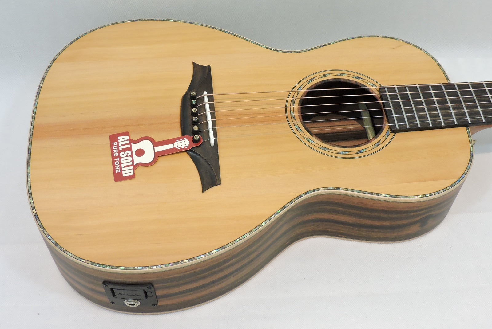 Bromo BAR6E Parlour Guitar. All Solid – Langley Guitar Centre