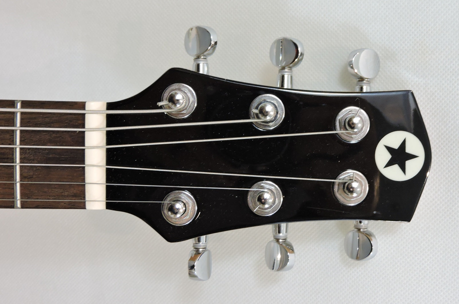 Carry-On ST 'Travel' Guitar. White. By Blackstar including Gig Bag