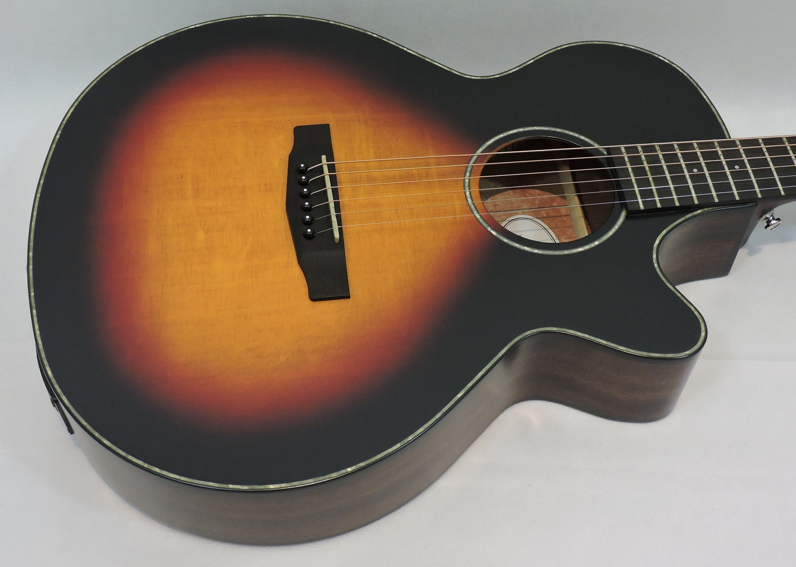 Cort SFXE 3-Tone Sunburst