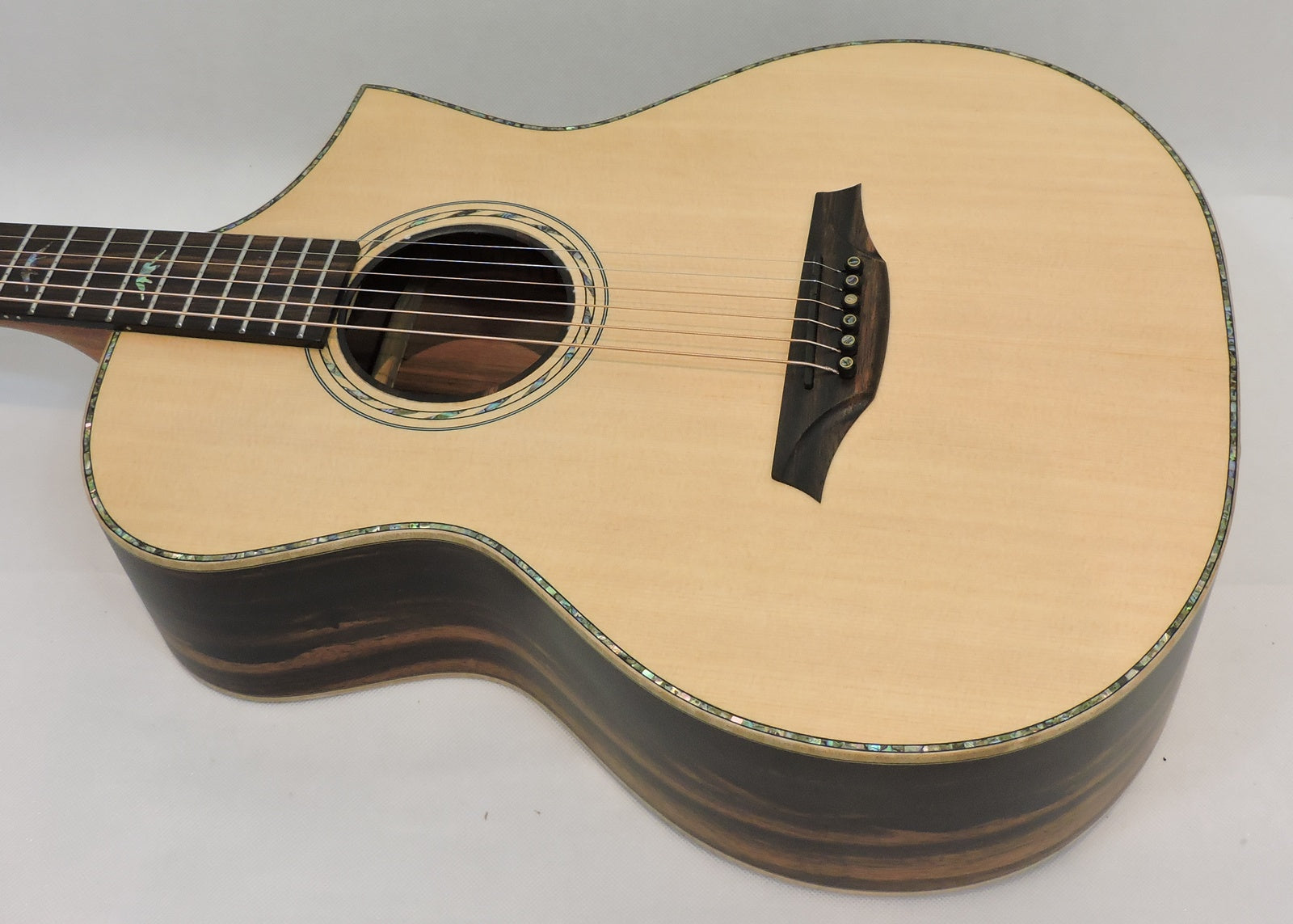 Bromo BAR5CE Rocky Mountain Series Electro-Acoustic. All Solid
