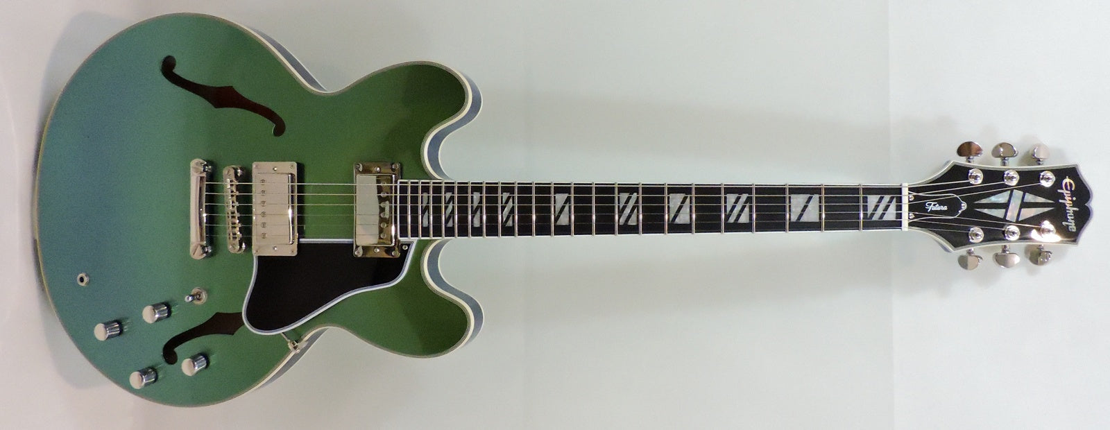 Epiphone ES-355 Futura, Dragonfly Shift