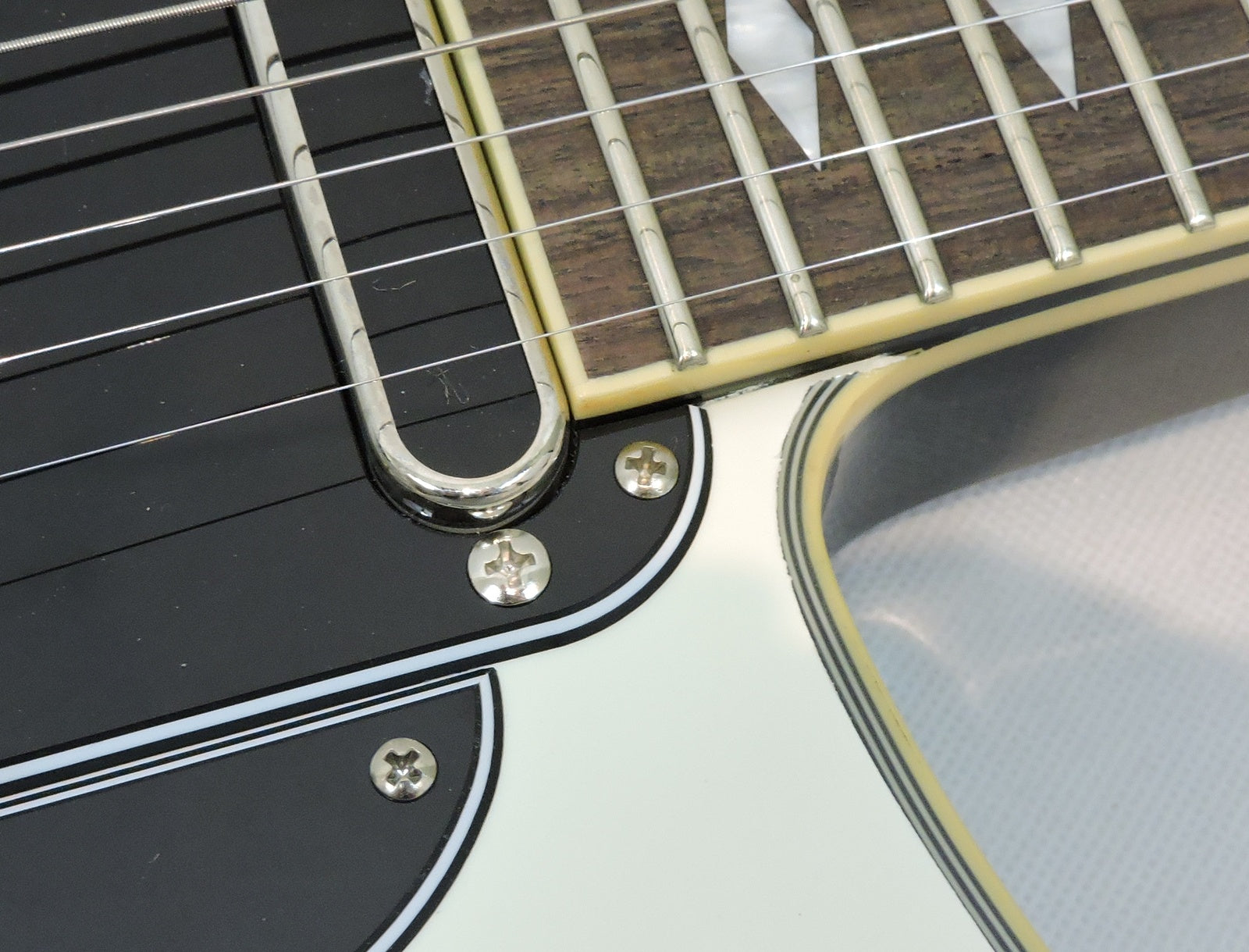 Duesenberg Paloma. White