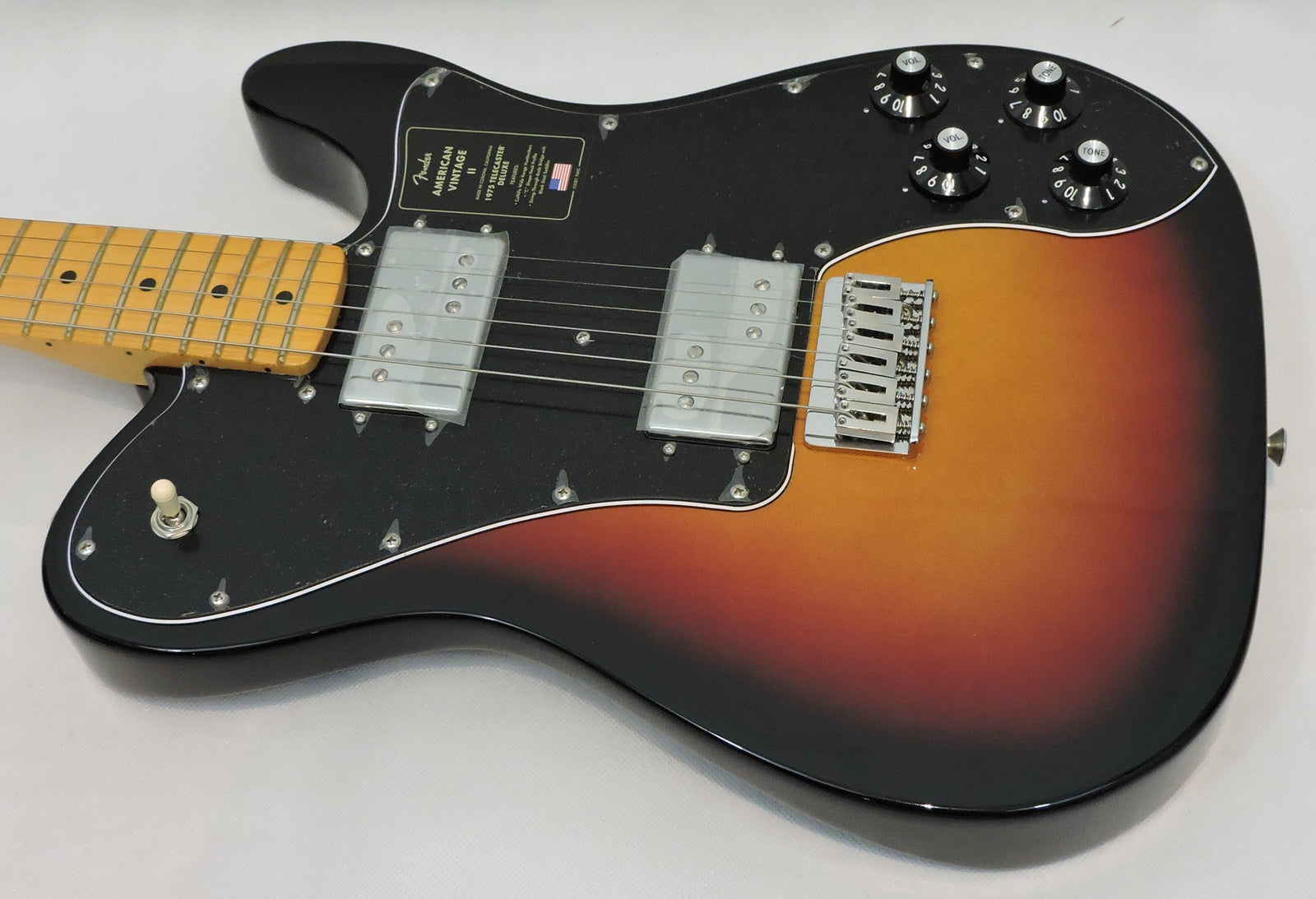 Fender American Vintage II 1975 Telecaster Deluxe. Sunburst MN