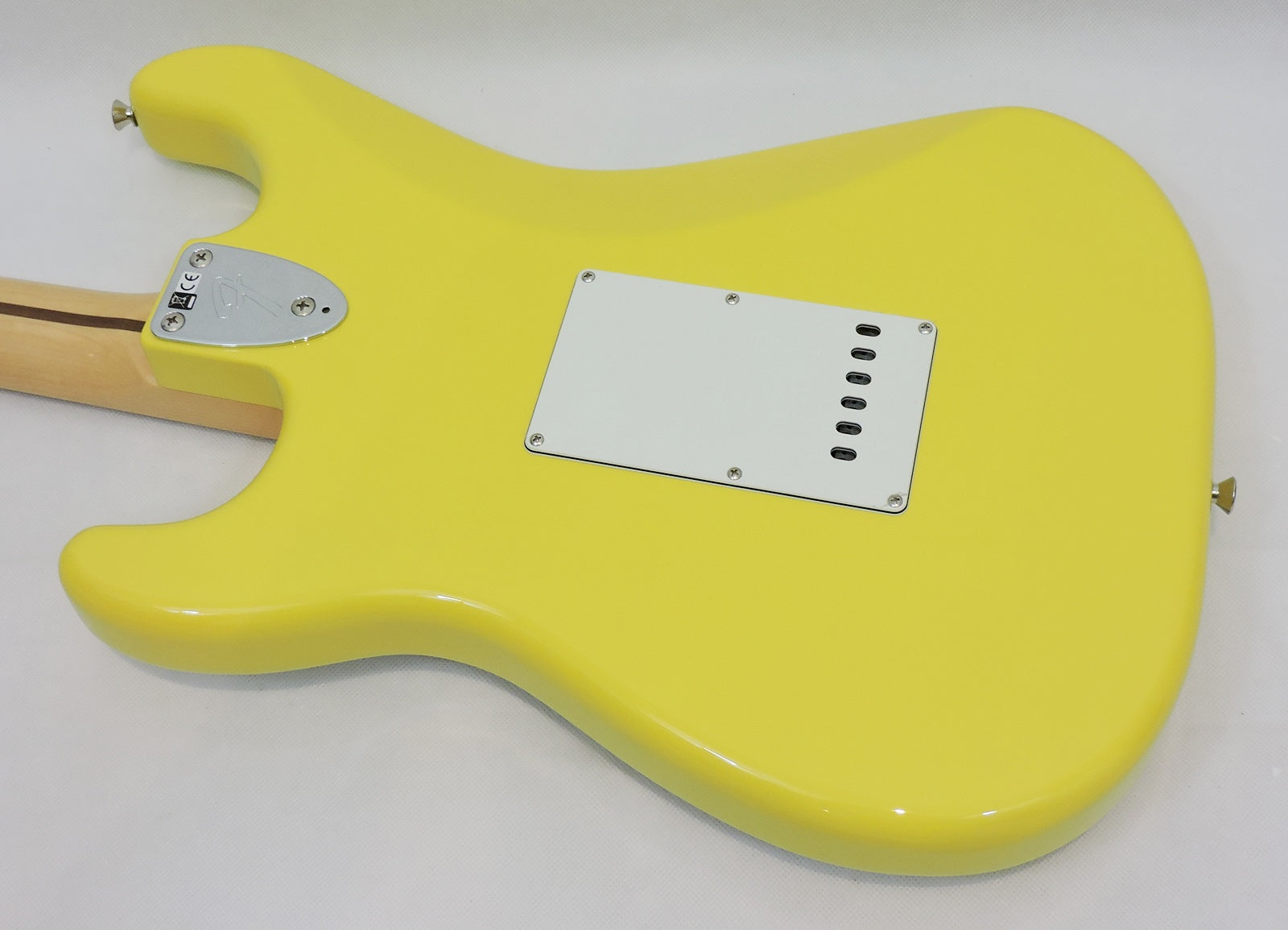 Fender MIJ Limited International Colour Stratocaster®. Monaco Yellow