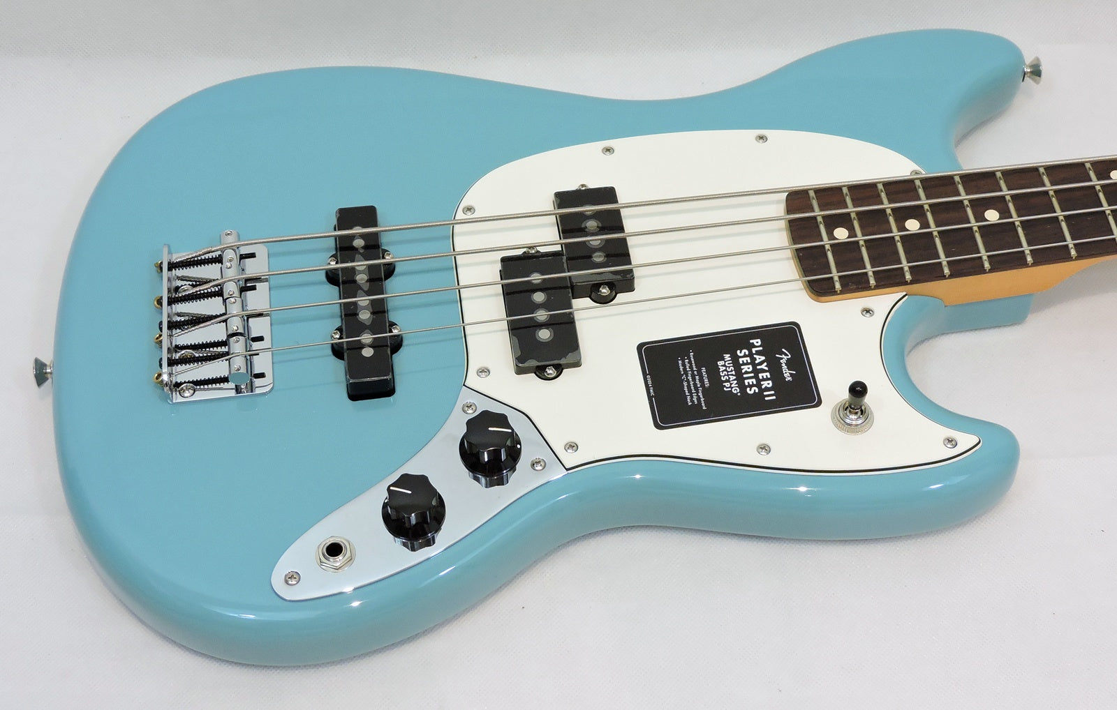 Fender Player II Mustang Bass PJ. Aquatone Blue