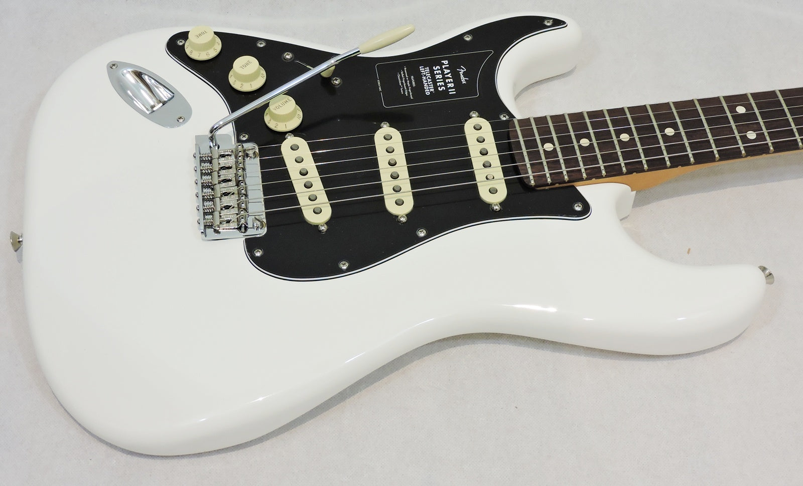 Fender Player II Stratocaster® Left-Hand, Rosewood Fingerboard, Polar White