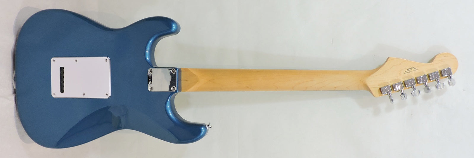 Fender Standard Stratocaster, Laurel Fingerboard, White Pickguard, Aqua Marine Metallic
