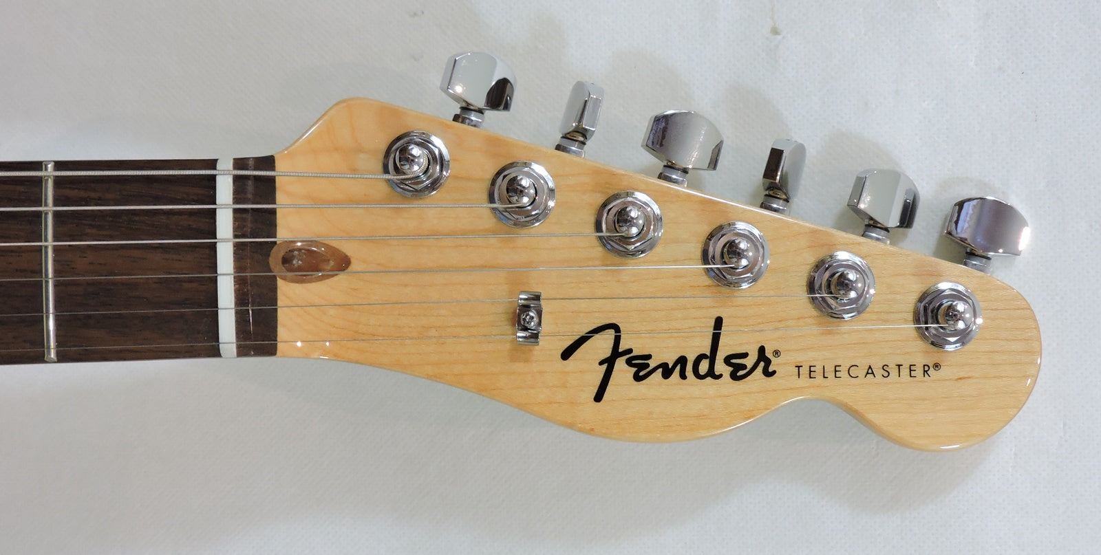 Fender Standard Telecaster, Laurel Fingerboard, White Pickguard, Olympic White