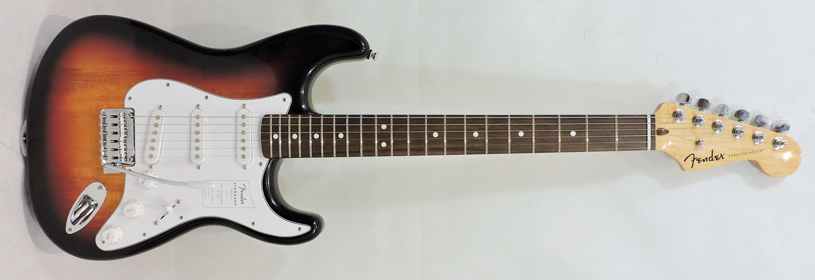 Fender Standard Stratocaster, 3-Colour sunburst