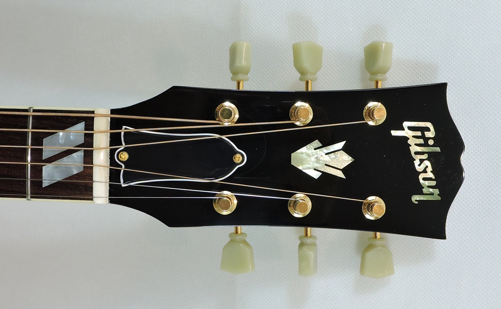 Gibson J-185 'Rosanne Cash' 1 0f 100. Mint - Used