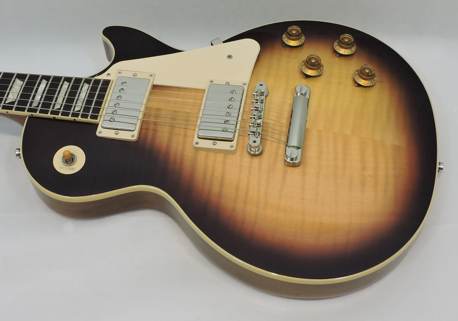 Gibson Les Paul Standard '50s Tobacco Sunburst. Mint - Used