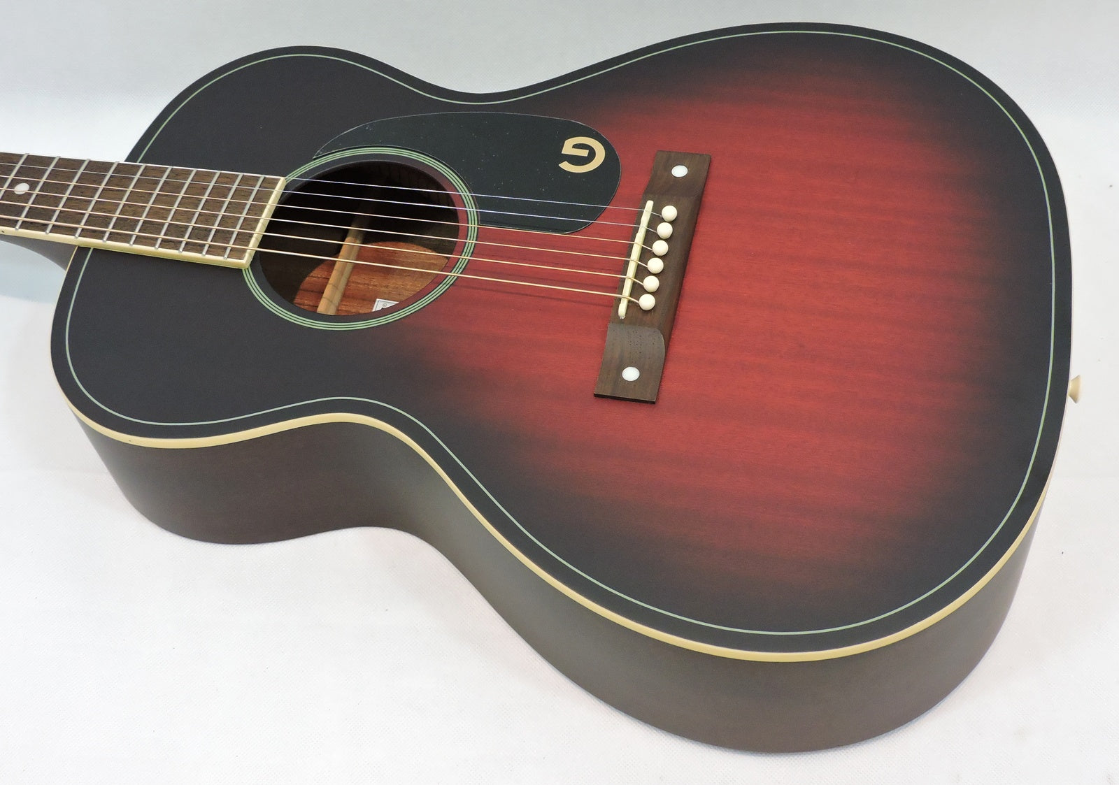 Gretsch Jim Dandy™ Concert, Dark Cherry Burst