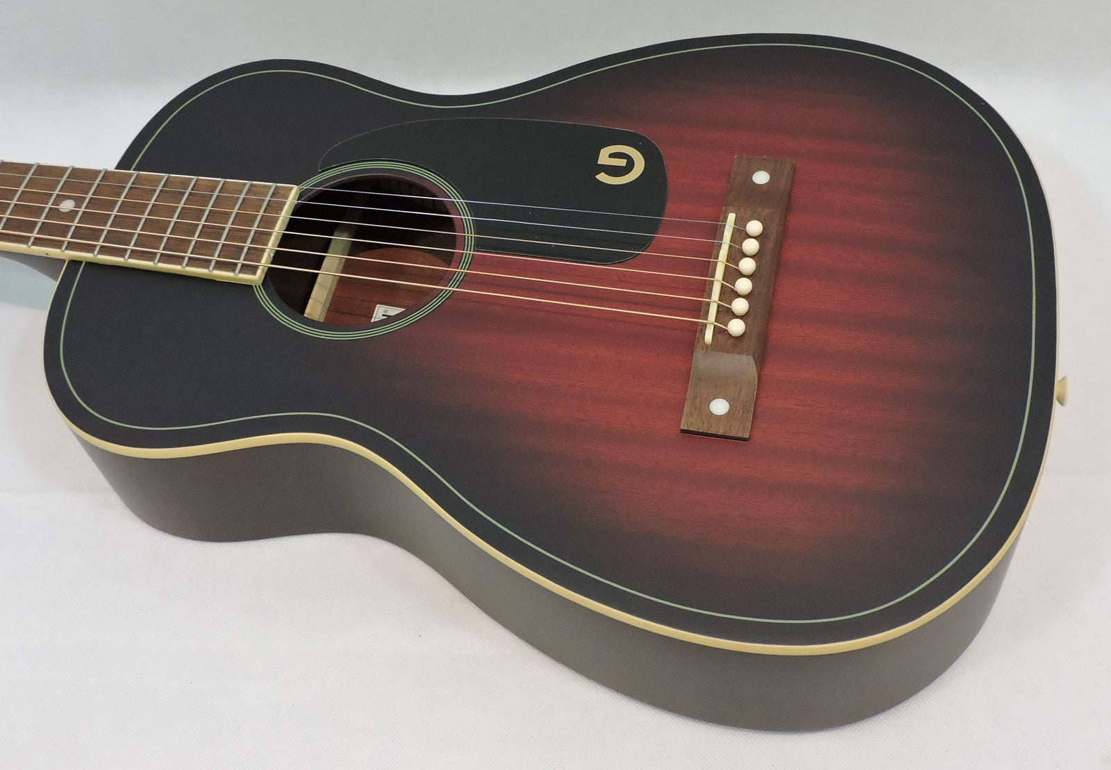 Gretsch Jim Dandy™ Parlour. Deep Cherry Burst