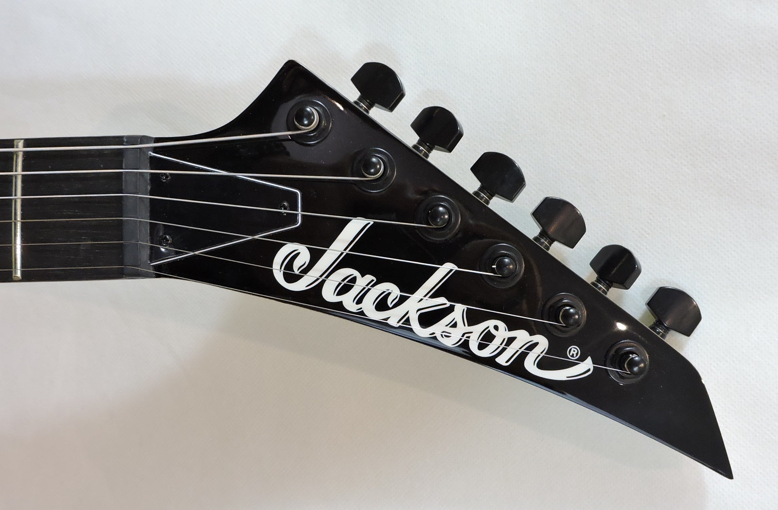 Jackson JS11 Dinky Gloss Black