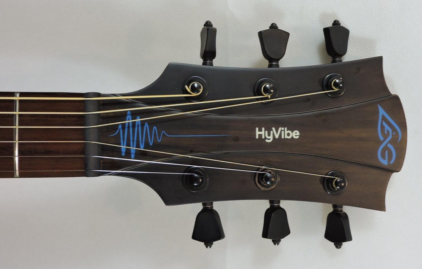 Lag Hyvibe THV10-DCE Smart Guitar Tramontane - Built-in Effects - Used