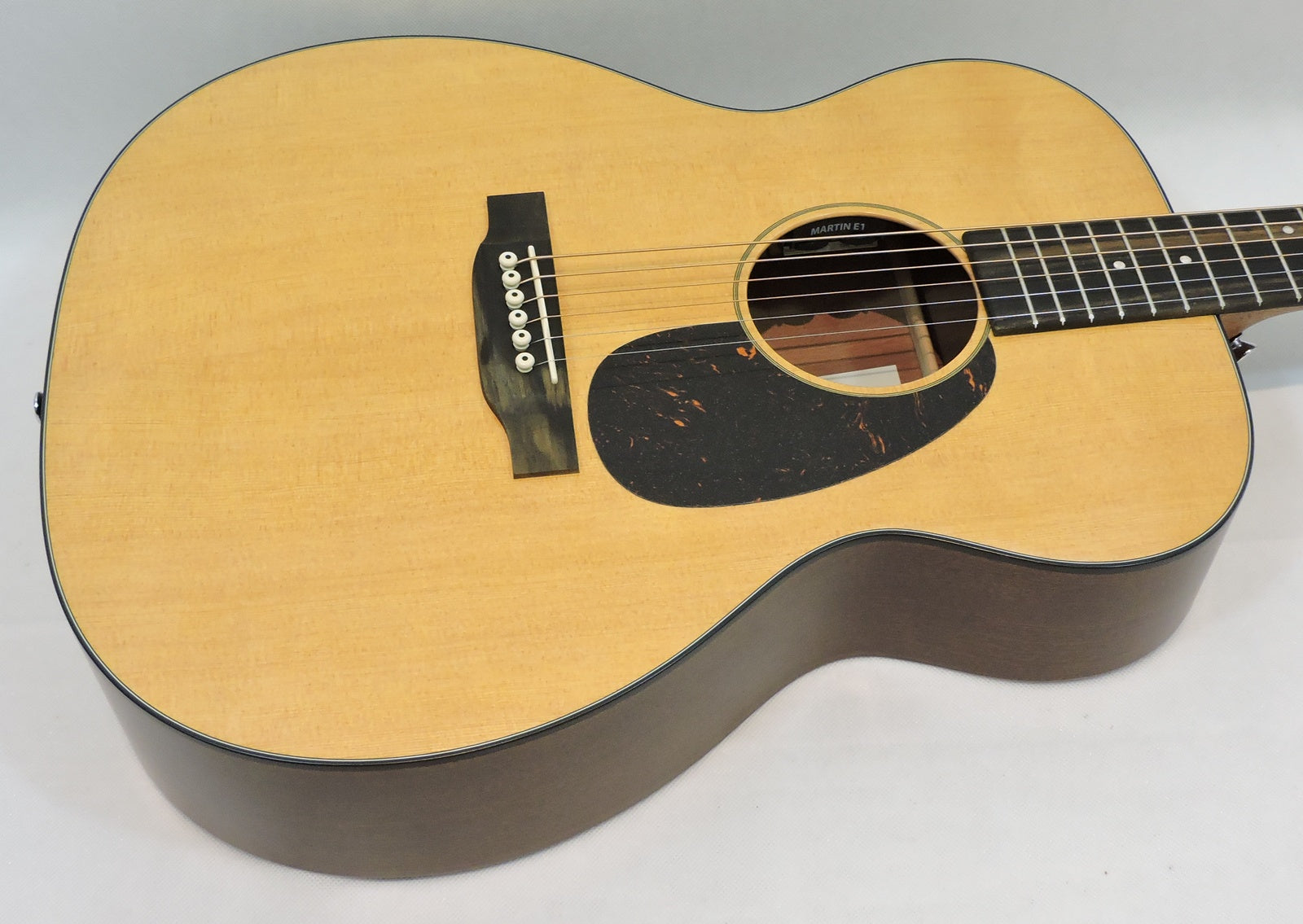 Martin Road Series Retro 000-10E,