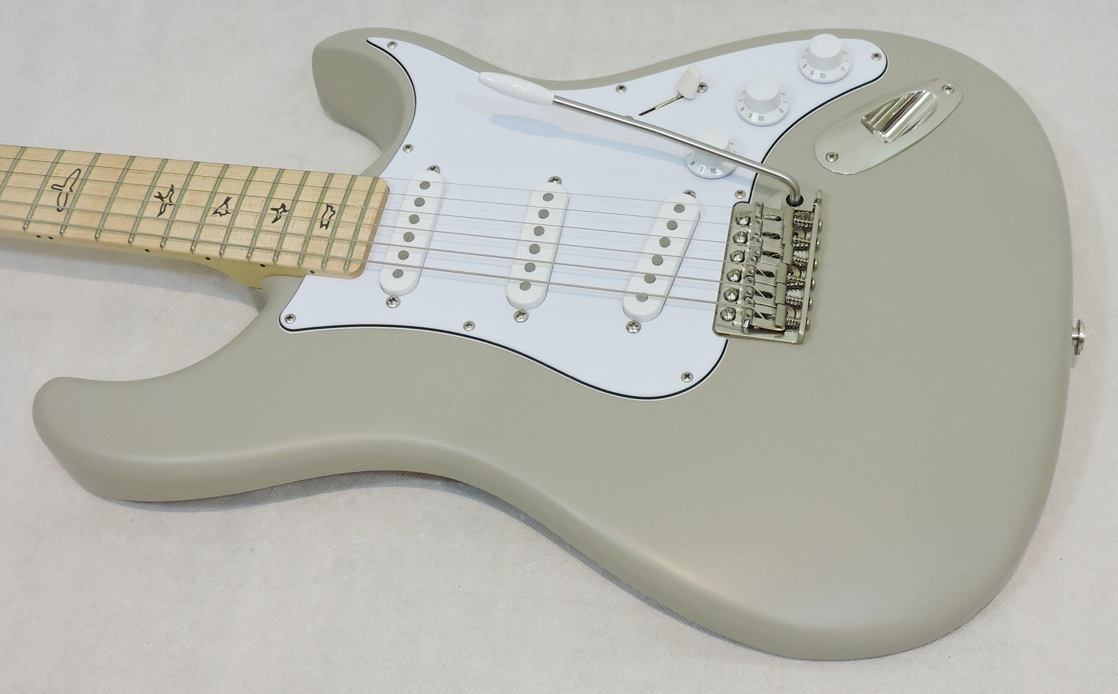 PRS Silver Sky John Mayer Maple Neck Moc Sand Satin