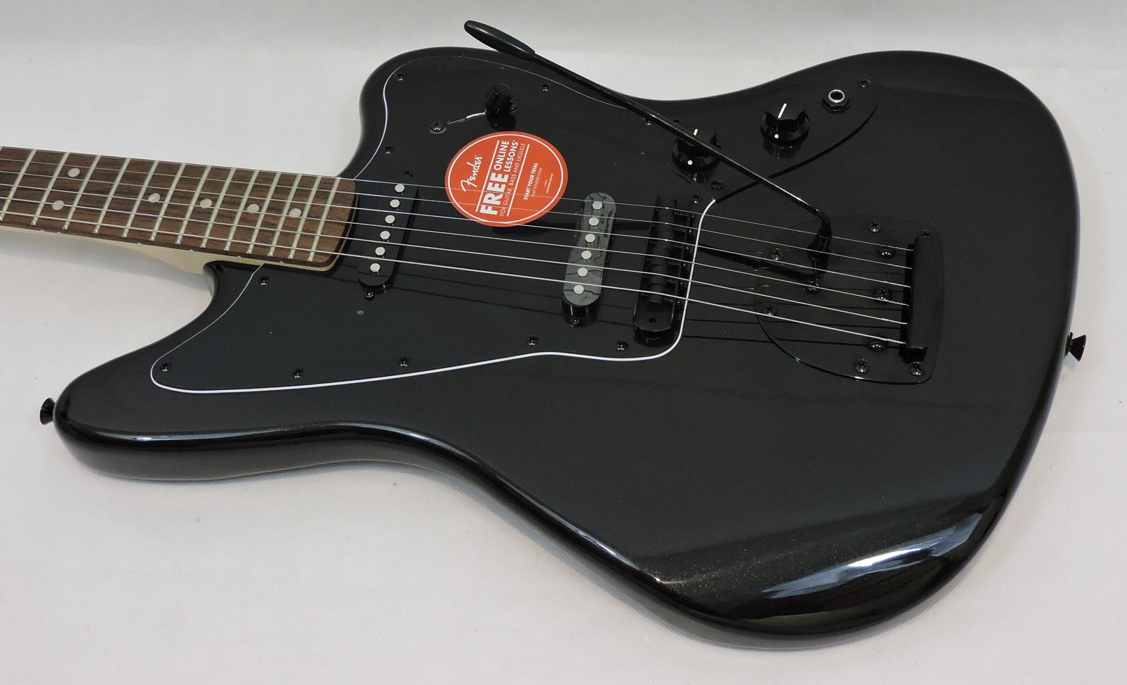 Squier FSR Affinity Jaguar, Laurel Fingerboard, Metallic Black