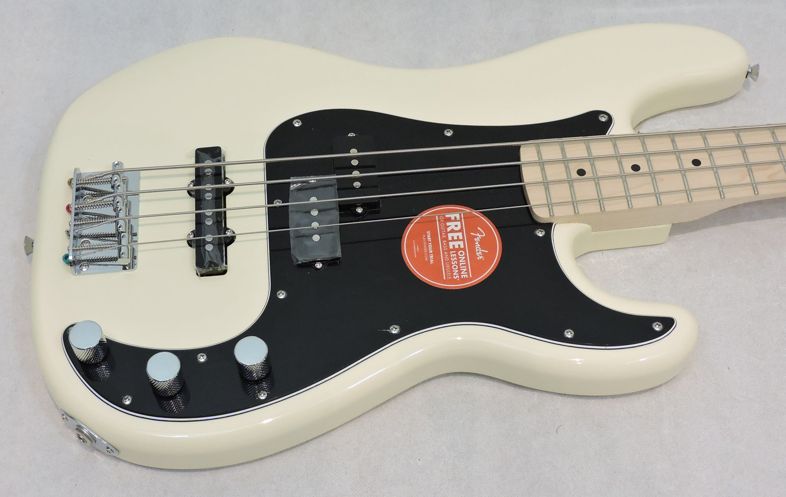 Squier Affinity Series™ Precision BASS® PJ. Olympic White