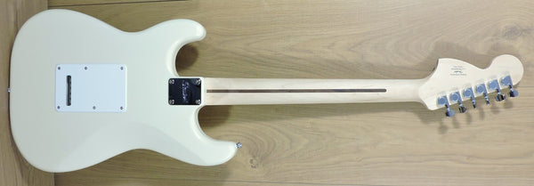 Squier Affinity Series™ Stratocaster. Olympic White. Maple neck