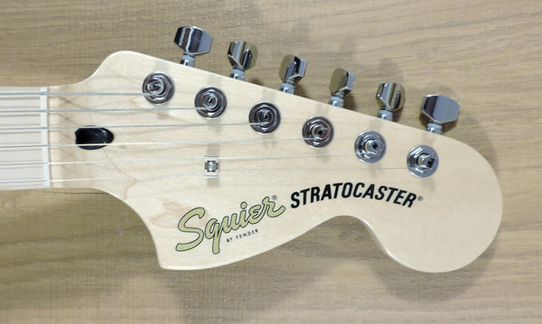 Squier Affinity Series™ Stratocaster. Olympic White. Maple neck