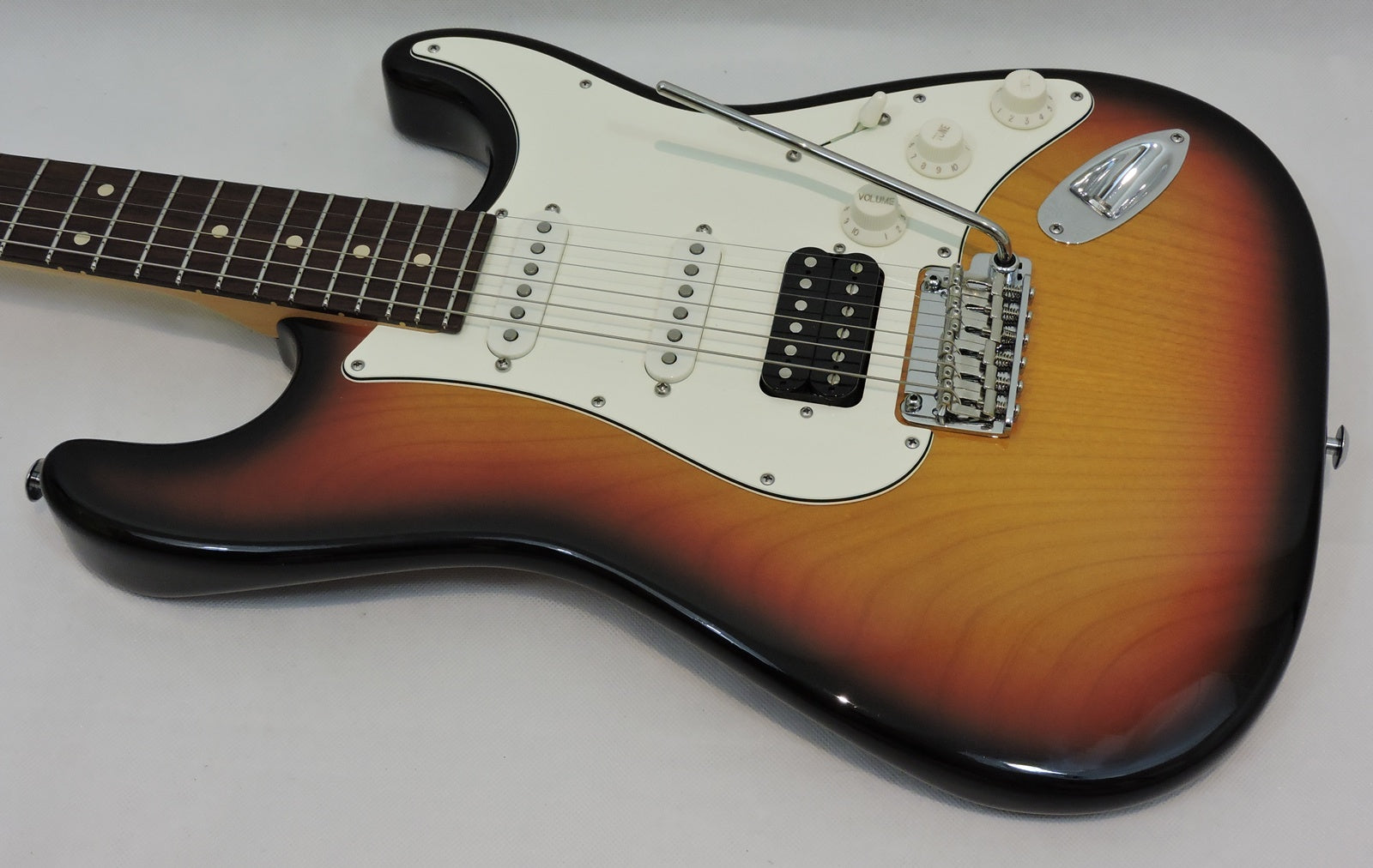 Suhr Classic S Antique HSS. 3-Tone Burst. Mint - Used