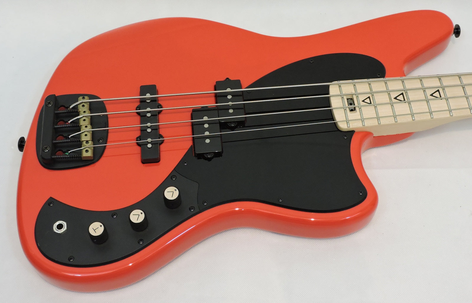Valiant Jupiter Bass, Lipstick Red Gloss