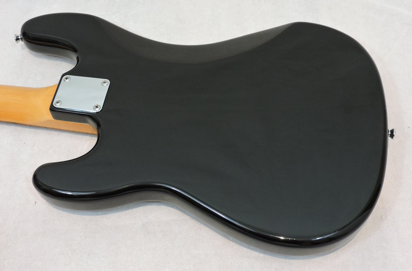 Vintage V4 ReIssued Bass Guitar Rocker Black Mirror Scratchplate