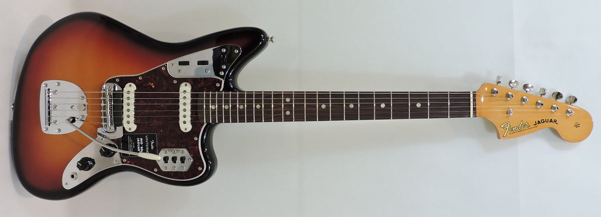 Fender Vintera® III Mid '60s Jaguar®, Rosewood Fingerboard, 3 Colour Sunburst - Slightly Marked