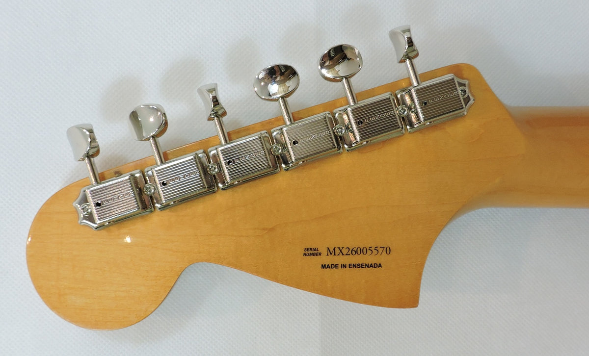 Fender Vintera® III Mid '60s Jaguar®, Rosewood Fingerboard, 3 Colour Sunburst - Slightly Marked