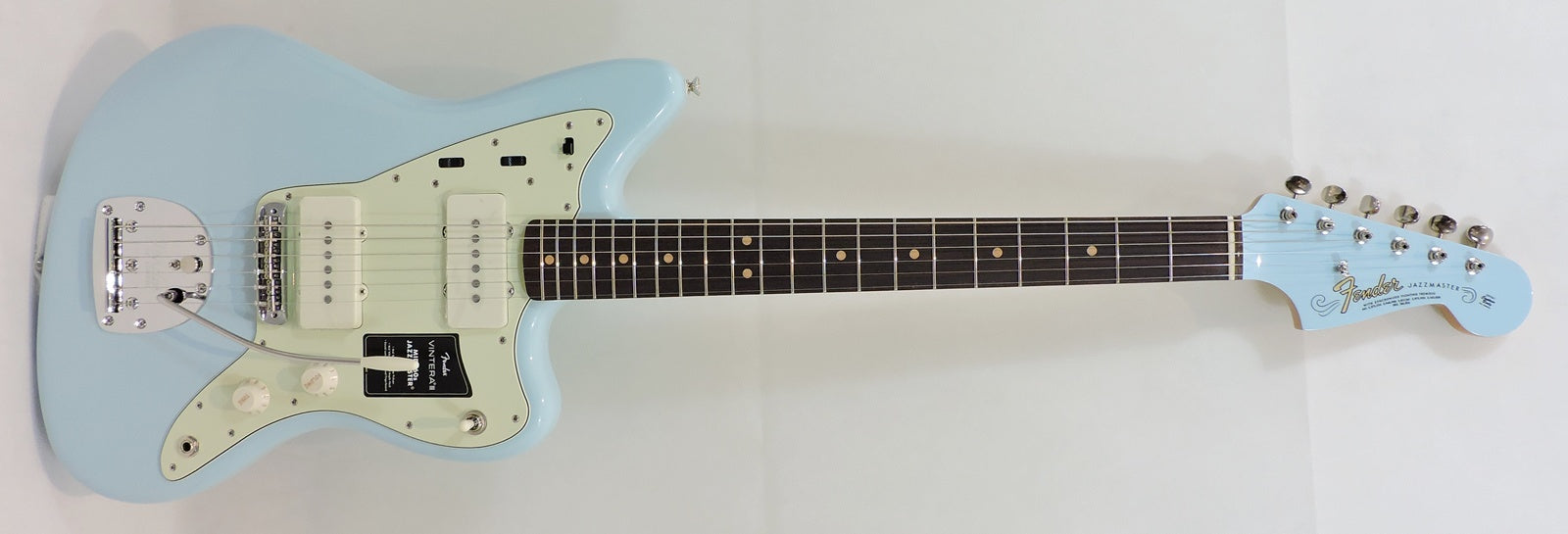 Fender Vintera® III Mid '60s Jazzmaster®, Rosewood Fingerboard, Sonic Blue