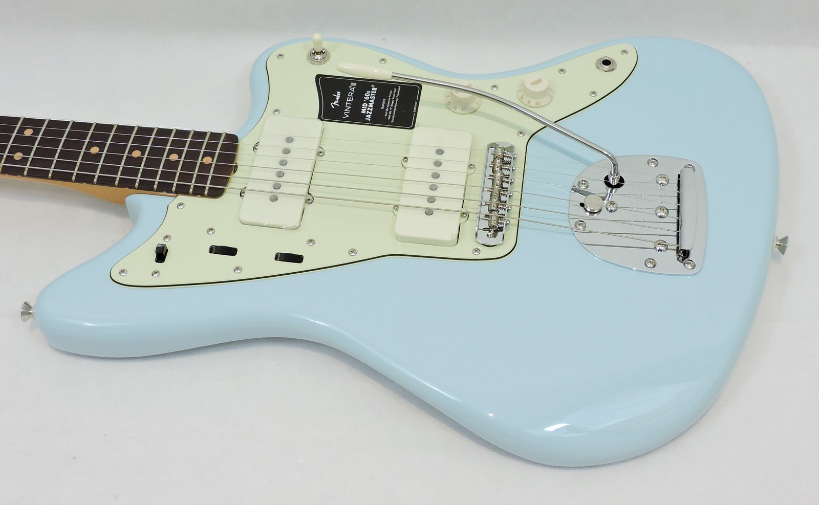 Fender Vintera® III Mid '60s Jazzmaster®, Rosewood Fingerboard, Sonic Blue