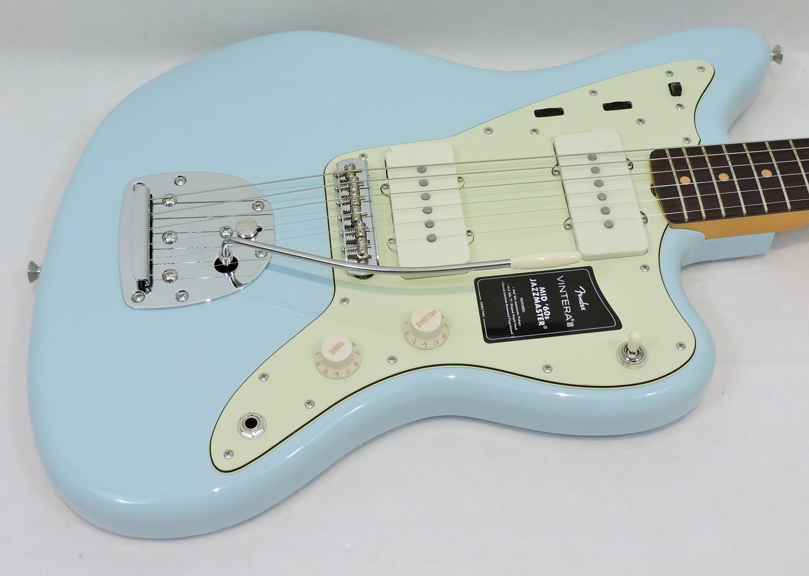 Fender Vintera® III Mid '60s Jazzmaster®, Rosewood Fingerboard, Sonic Blue