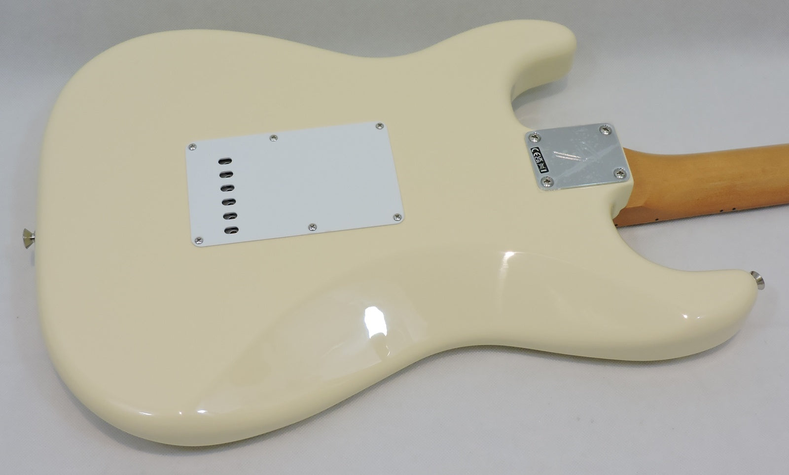 Fender Vintera® III Late '60s Stratocaster®, Maple Fingerboard, Olympic White