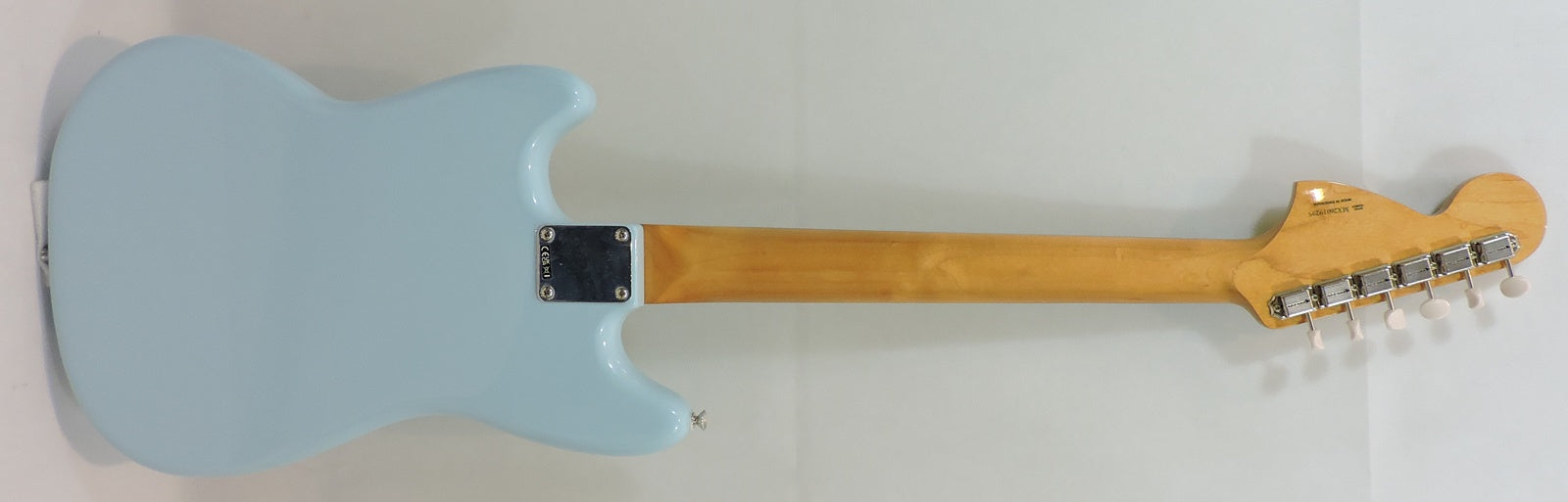 Fender Vintera® III Mid '60s Mustang®, Rosewood Fingerboard, Sonic Blue