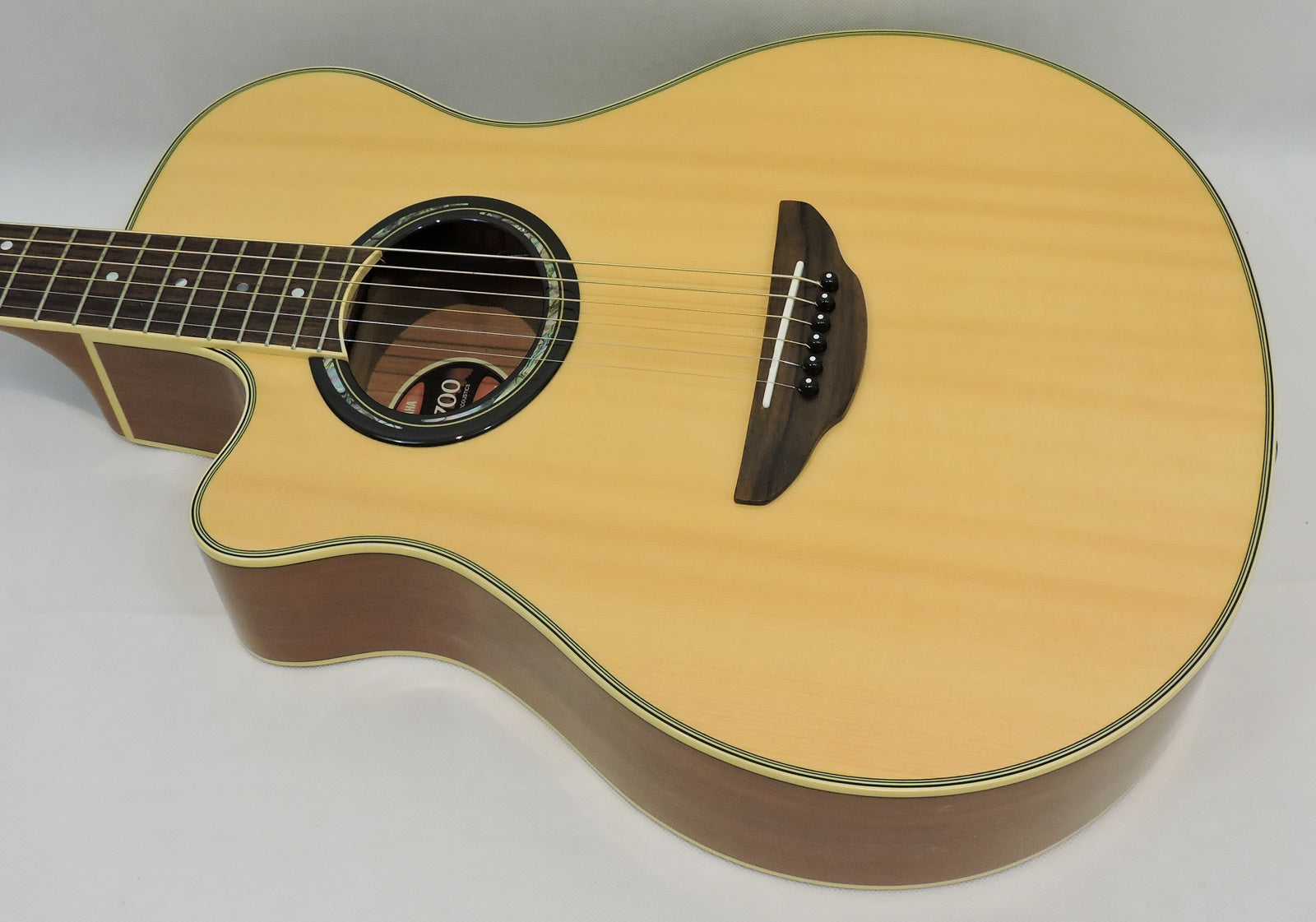 Yamaha APX 700L Electro-Acoustic Left Handed - Used