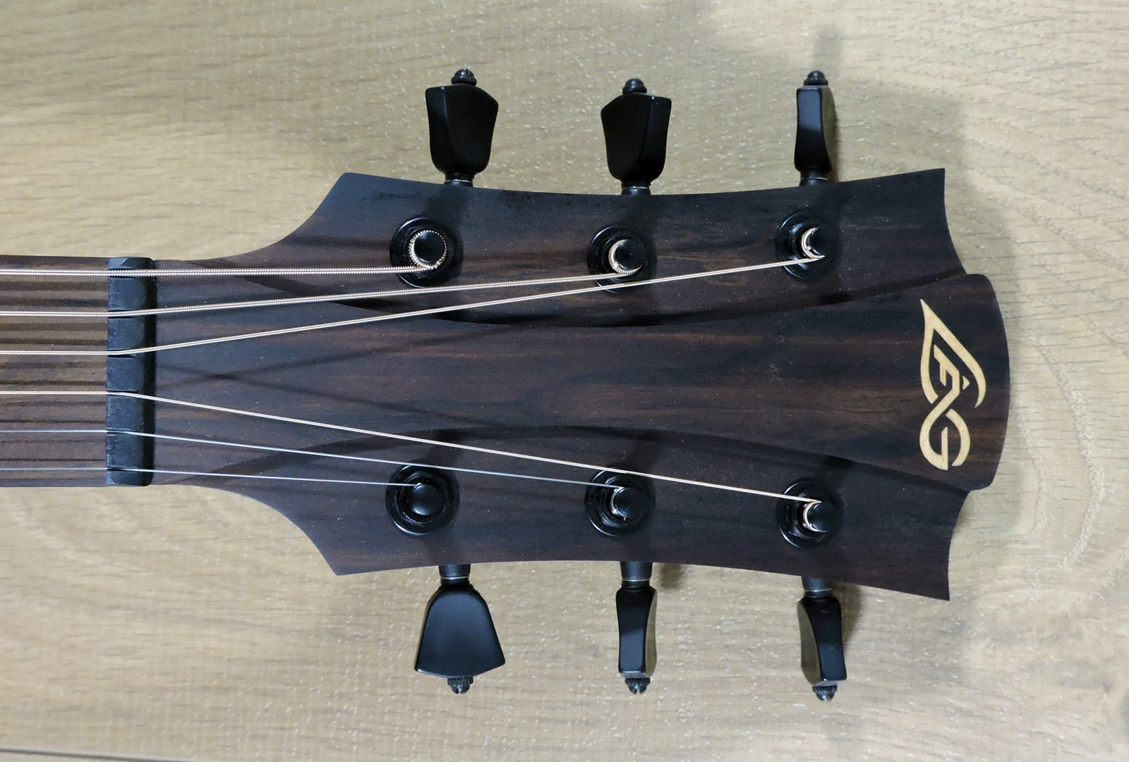 Lag Tramontane T270 Snakewood Slim Body