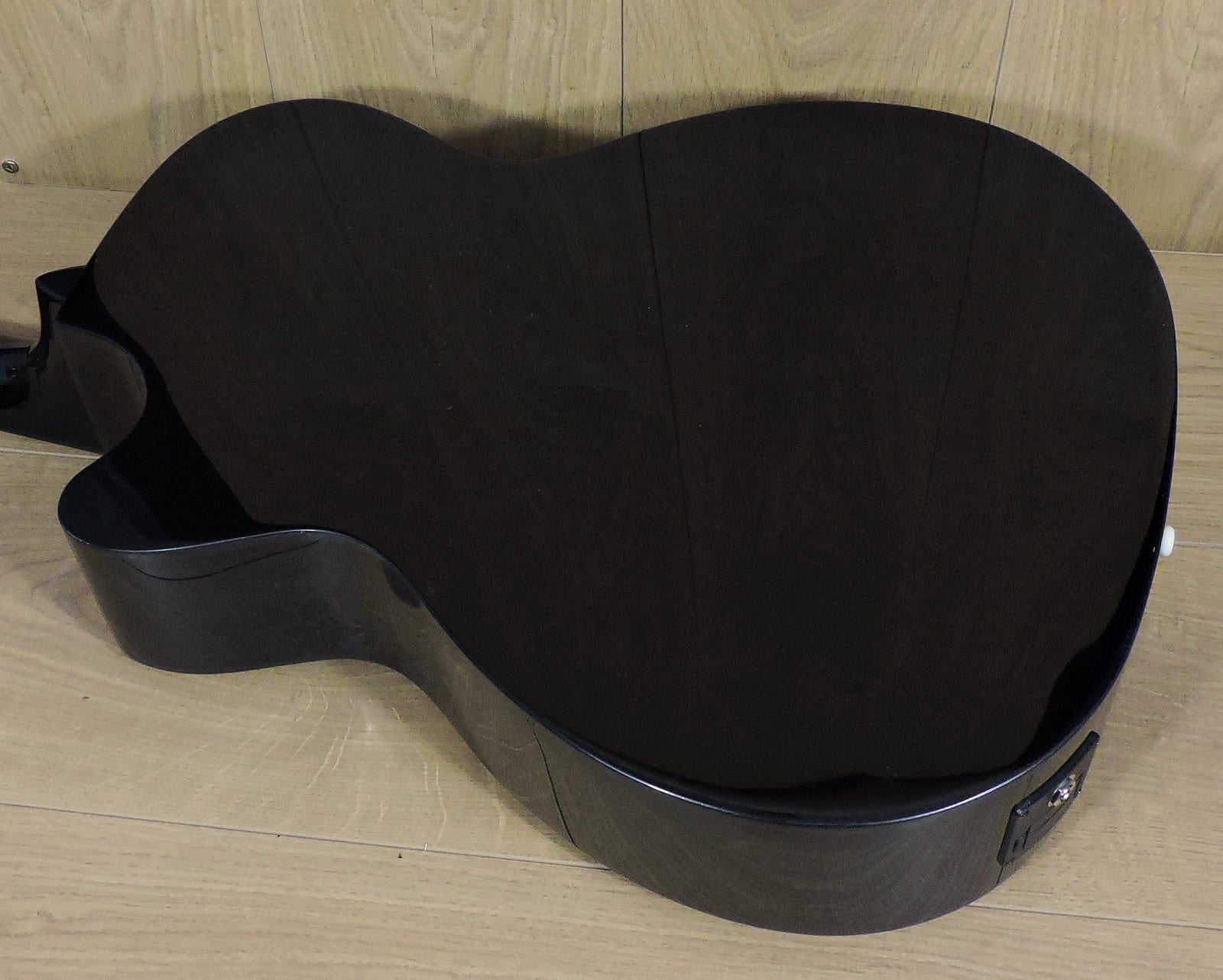 Fender CB-60SCE Acoustic Bass. Black