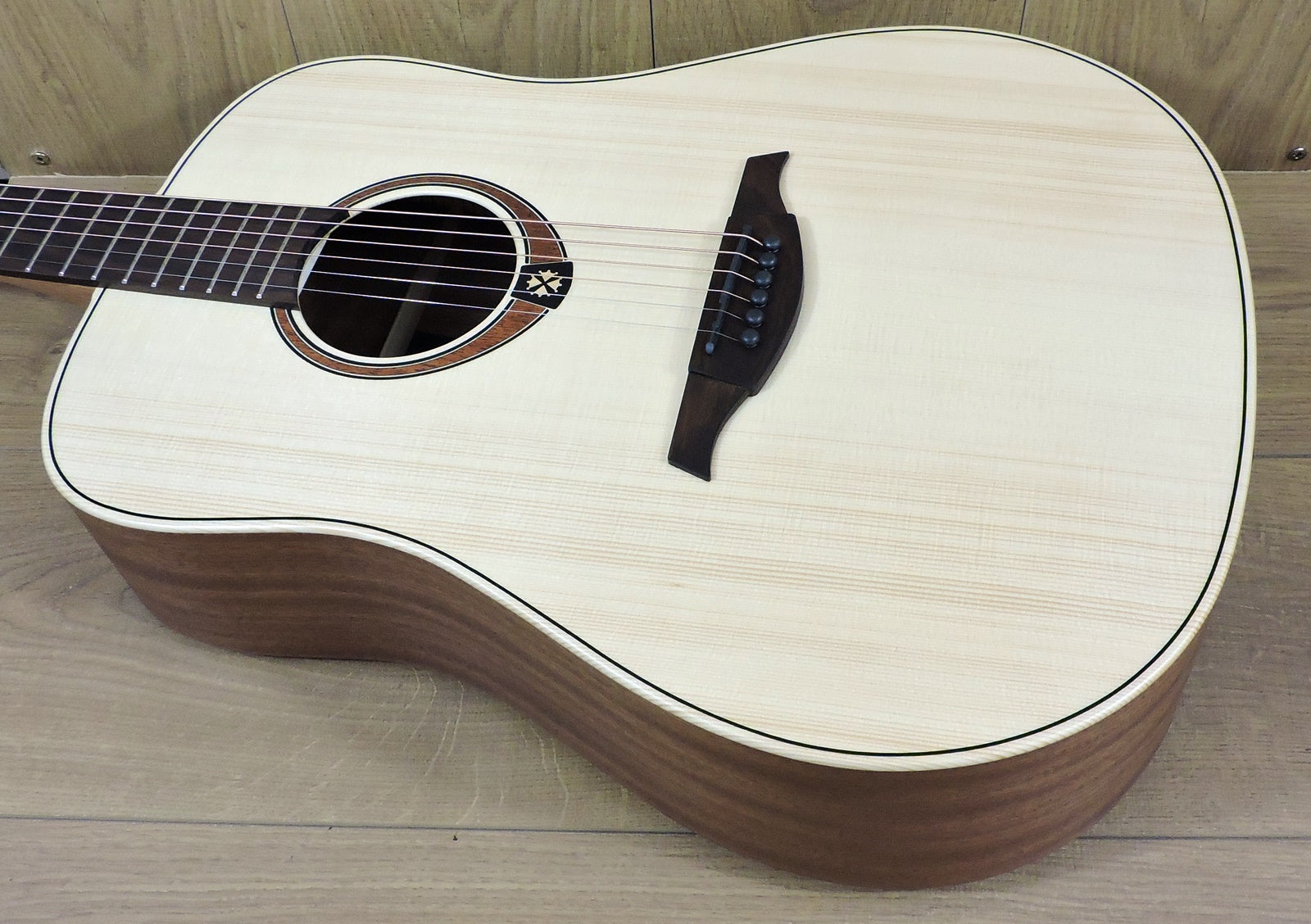 Lag TRAMONTANE 70 TL70D Left Handed Acoustic Guitar