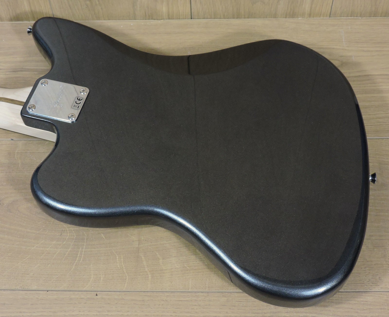 Squier Affinity Series Jaguar Bass H. Charcoal Frost Metallic