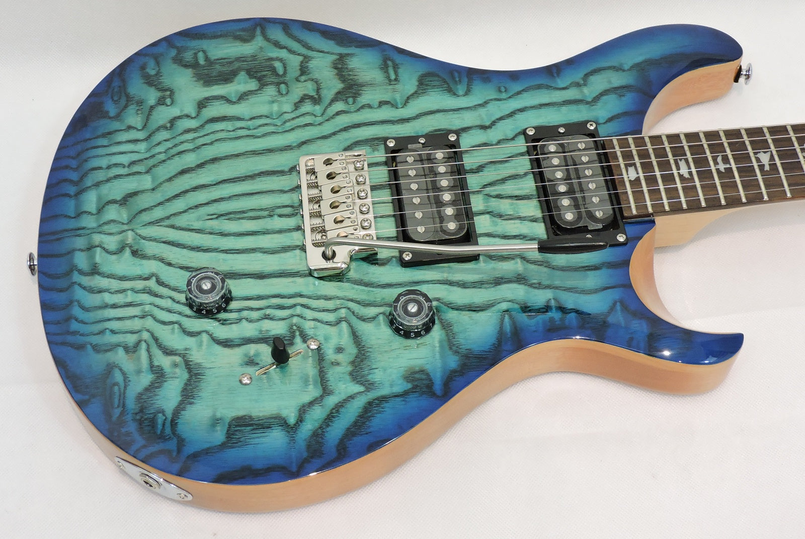 PRS SE Custom 24 Burled Ash Lake Blue. Limited Edition