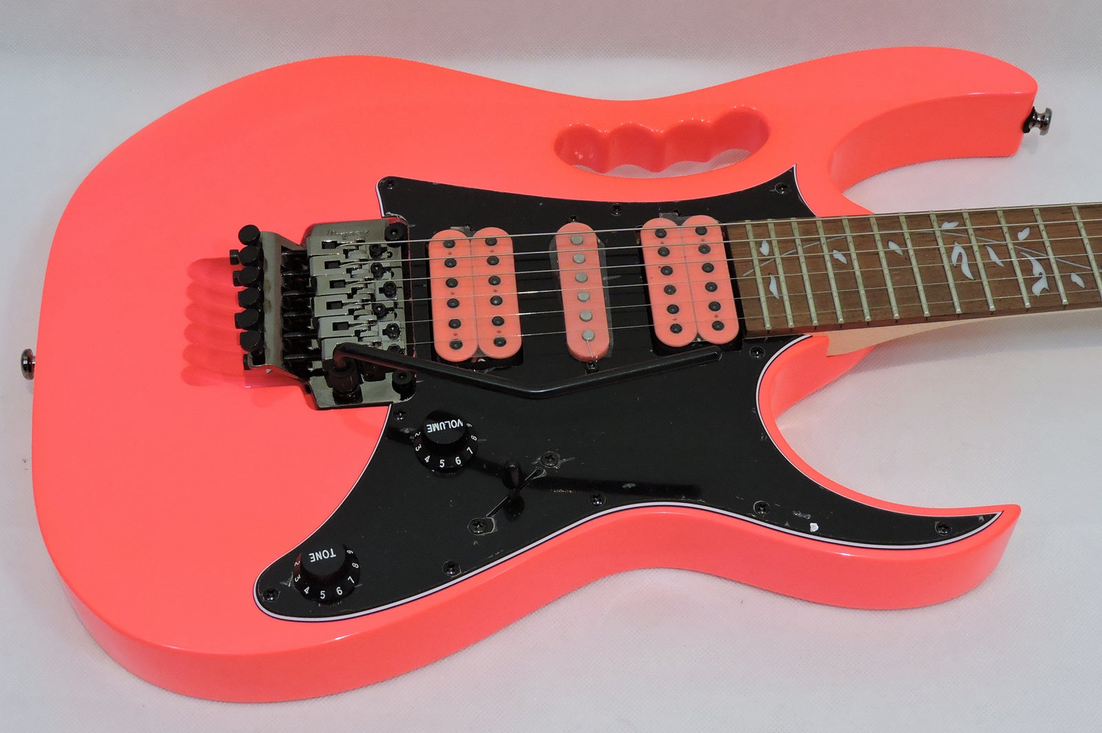 Ibanez JEMJRSP-PK Steve Vai Jem Junior Limited Edition, Pink