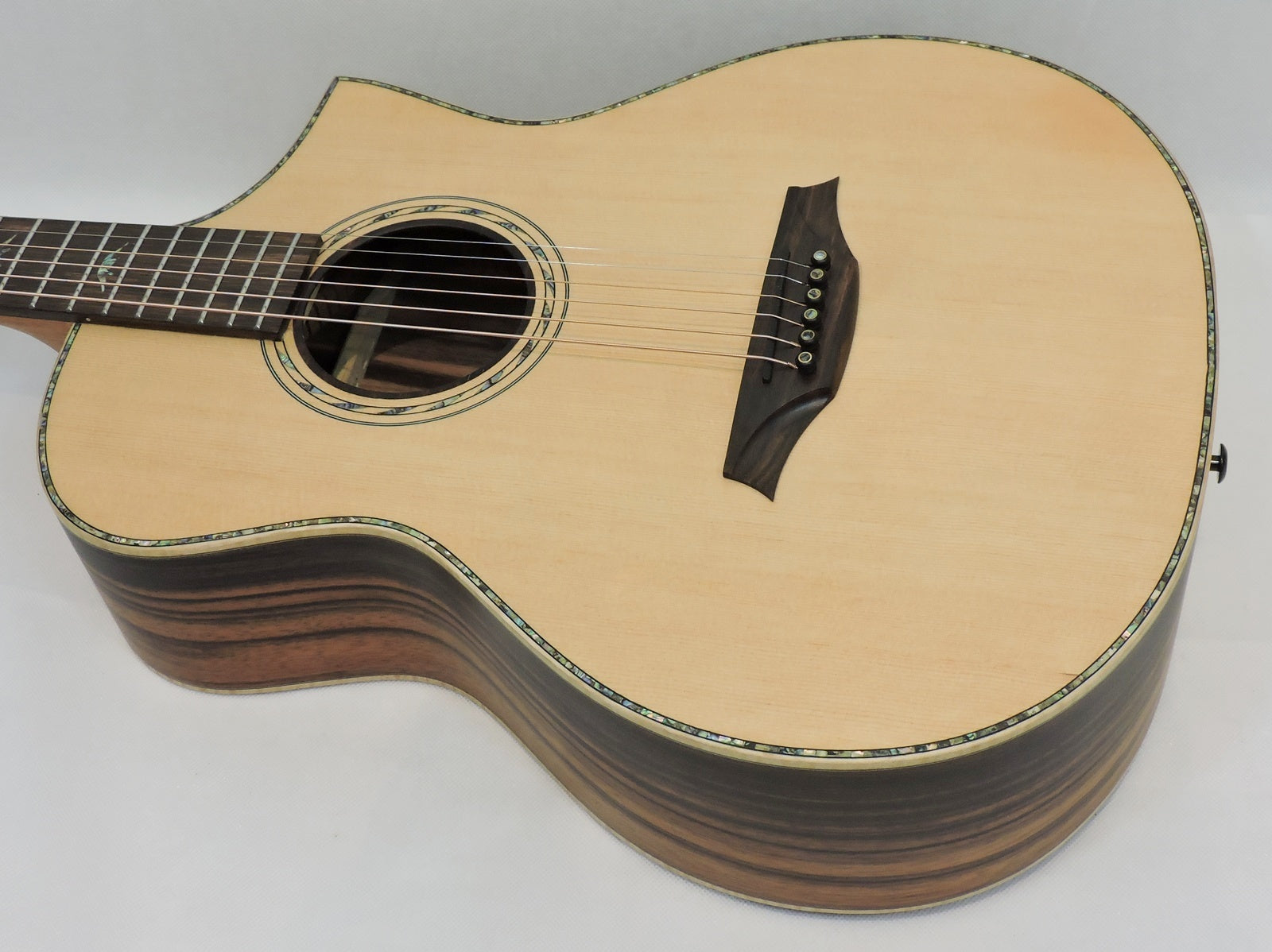 Bromo BAR5CE Rocky Mountain Series Electro-Acoustic. All Solid