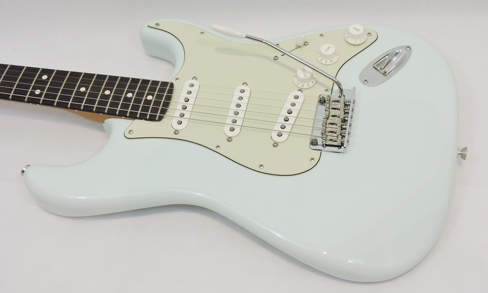 Fender American Pro II Stratocaster Roasted Maple Neck, Rosewood Fingerboard, Custom Shop '69 Pickups