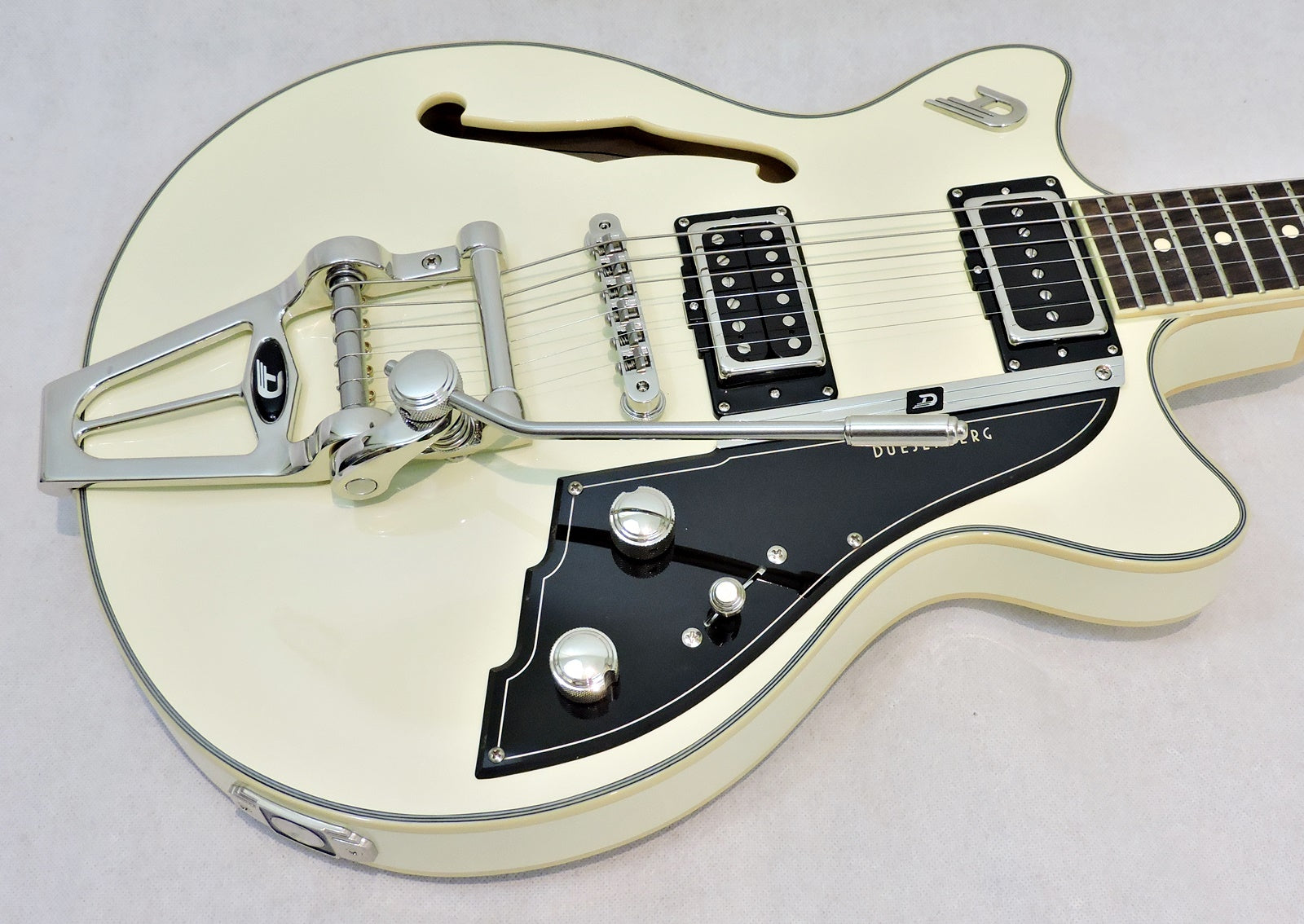 Duesenberg Starplayer TV Fullerton. Vintage White