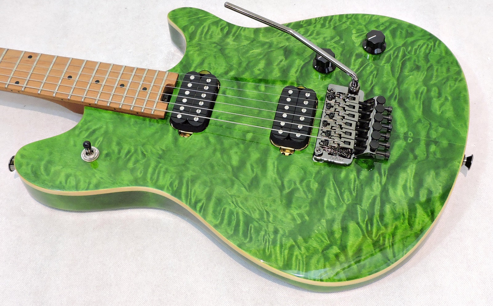EVH® Wolfgang® Standard QM. Baked Maple Fingerboard, Transparent Green