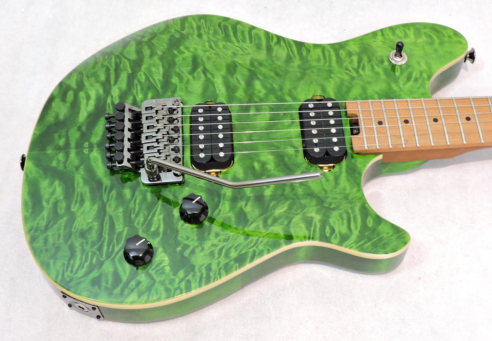 EVH® Wolfgang® Standard QM. Baked Maple Fingerboard, Transparent Green