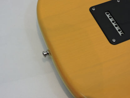 Fender American Series Stratocaster. Butterscotch Blonde