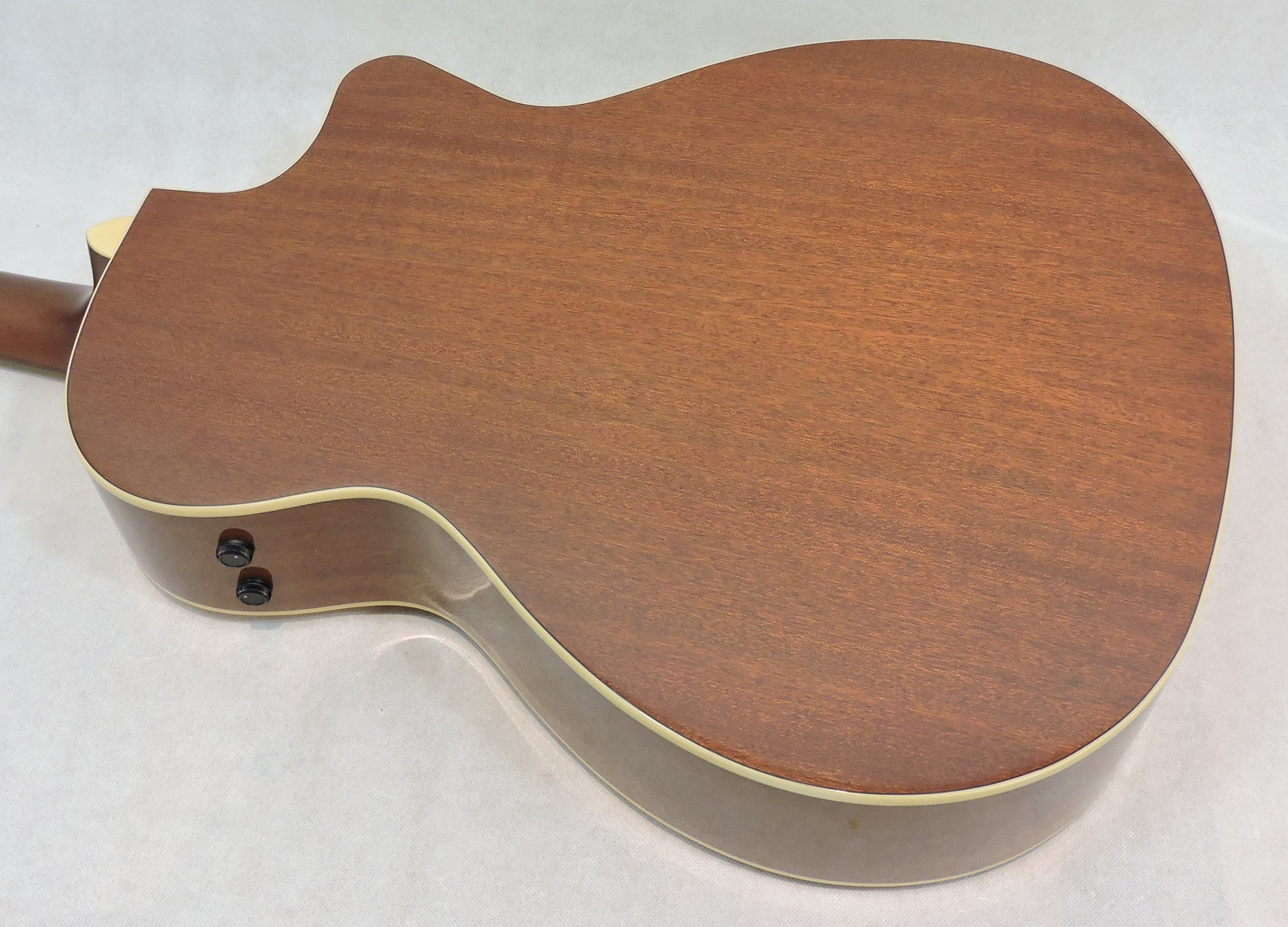 Fender Newporter Player Left Handed. Natural