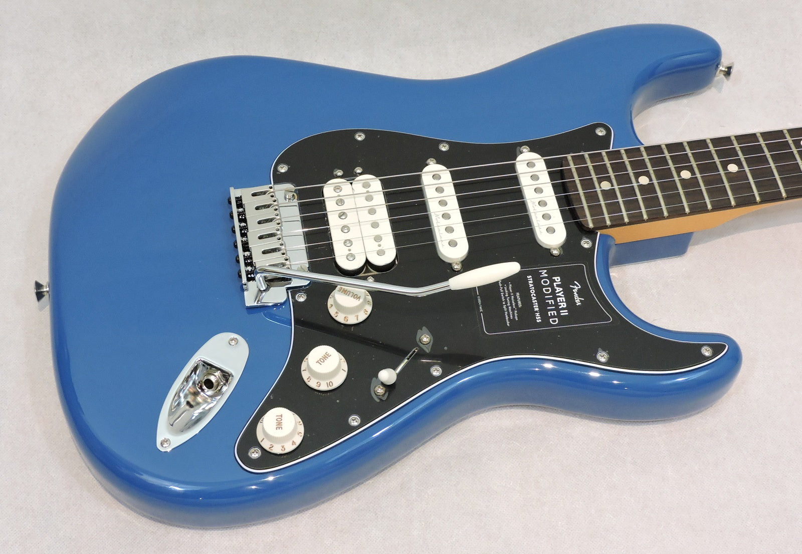 Fender Player II Modified Stratocaster® HSS, Rosewood Fingerboard, Electric Blue